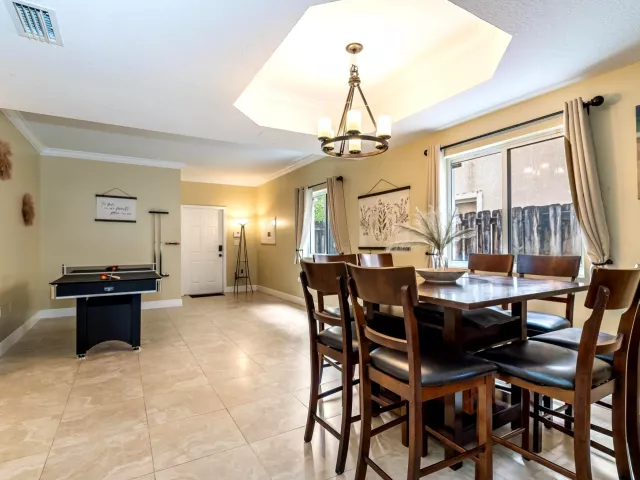 5-bedroom home for sale in Fort Lauderdale - 1721 SW 23rd Street 1721 - MondialRealty