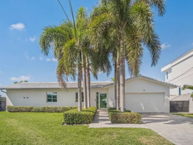 3-bedroom home for rent in Fort Lauderdale - 35 Castle Harbor Isle Drive - MondialRealty