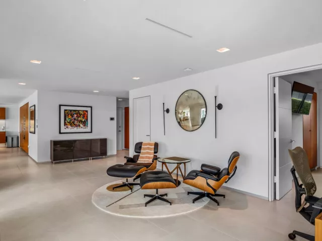 3-bedroom home for rent in Fort Lauderdale - 35 Castle Harbor Isle Drive - MondialRealty