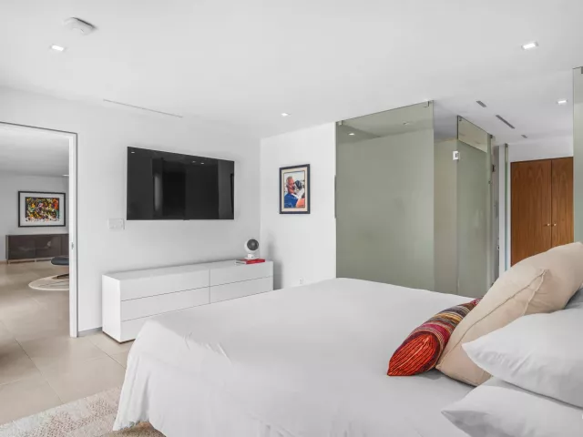 3-bedroom home for rent in Fort Lauderdale - 35 Castle Harbor Isle Drive - MondialRealty