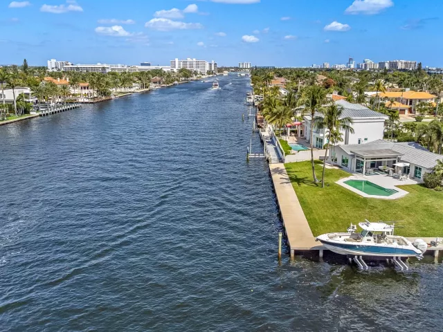 3-bedroom home for rent in Fort Lauderdale - 35 Castle Harbor Isle Drive - MondialRealty