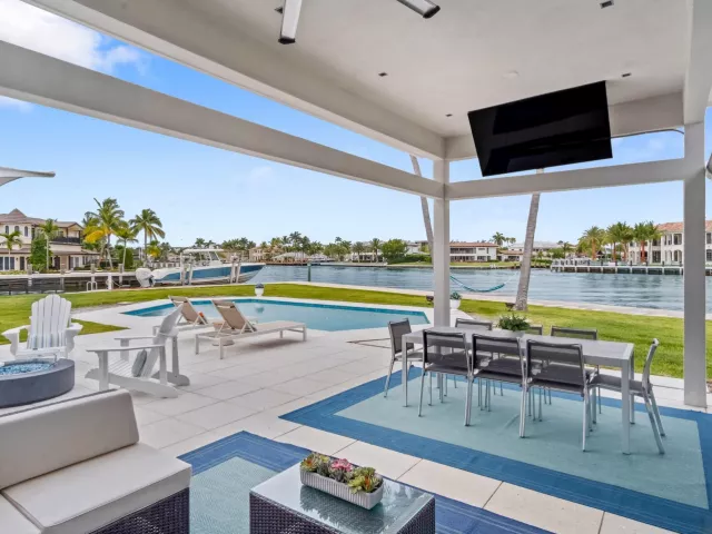 3-bedroom home for rent in Fort Lauderdale - 35 Castle Harbor Isle Drive - MondialRealty