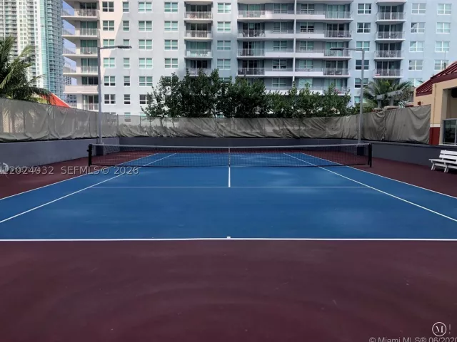 3-bedroom condo for sale in Miami - 1155 Brickell Bay Dr 1202 - MondialRealty