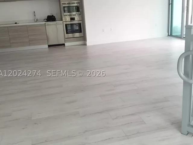 1-bedroom condo for sale in Miami Beach - 6620 INDIAN CREEK DR 104 - MondialRealty