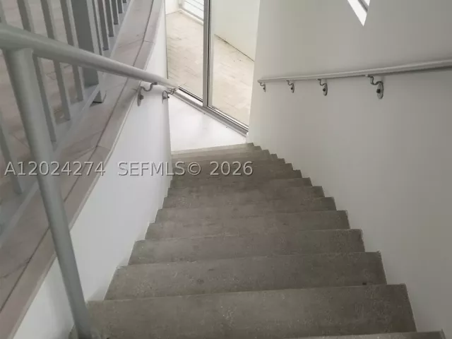 1-bedroom condo for sale in Miami Beach - 6620 INDIAN CREEK DR 104 - MondialRealty
