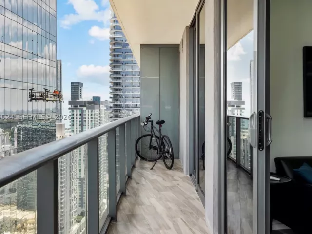 2-bedroom condo for sale in Miami - 801 S Miami Ave 4405 - MondialRealty
