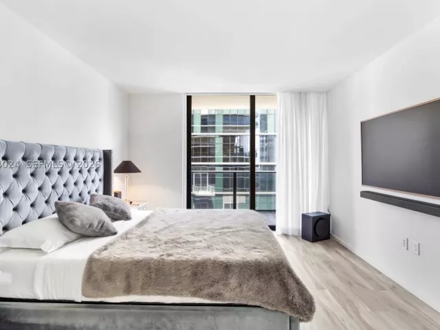 2-bedroom condo for sale in Miami - 801 S Miami Ave 4405 - MondialRealty