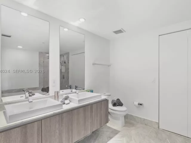 2-bedroom condo for sale in Miami - 801 S Miami Ave 4405 - MondialRealty