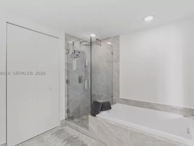 2-bedroom condo for sale in Miami - 801 S Miami Ave 4405 - MondialRealty