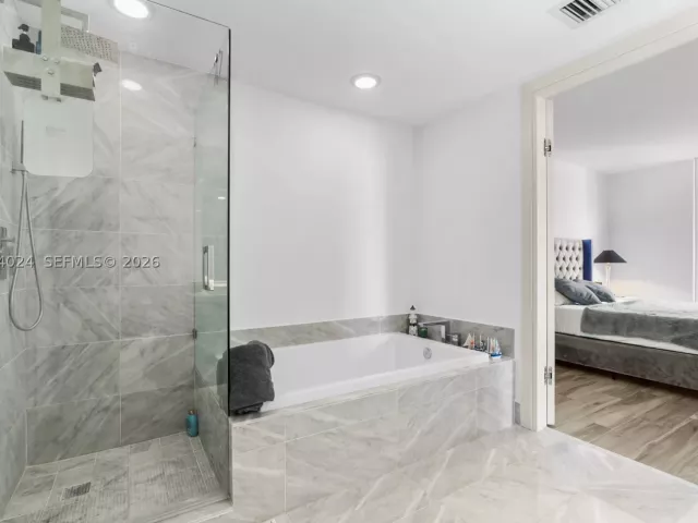 2-bedroom condo for sale in Miami - 801 S Miami Ave 4405 - MondialRealty