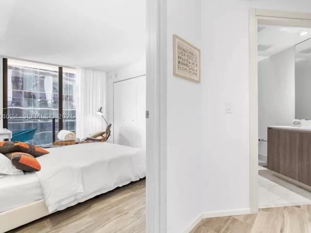 2-bedroom condo for sale in Miami - 801 S Miami Ave 4405 - MondialRealty