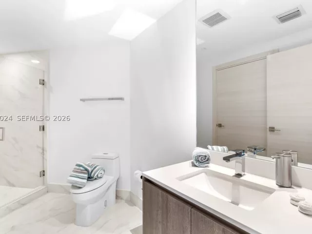 2-bedroom condo for sale in Miami - 801 S Miami Ave 4405 - MondialRealty