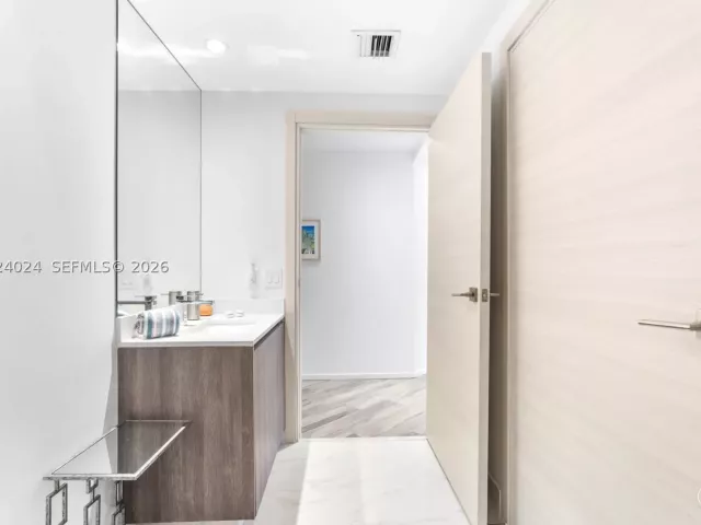 2-bedroom condo for sale in Miami - 801 S Miami Ave 4405 - MondialRealty