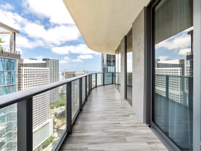 2-bedroom condo for sale in Miami - 801 S Miami Ave 4405 - MondialRealty