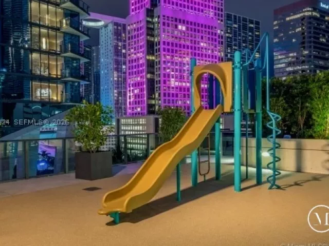 2-bedroom condo for sale in Miami - 801 S Miami Ave 4405 - MondialRealty