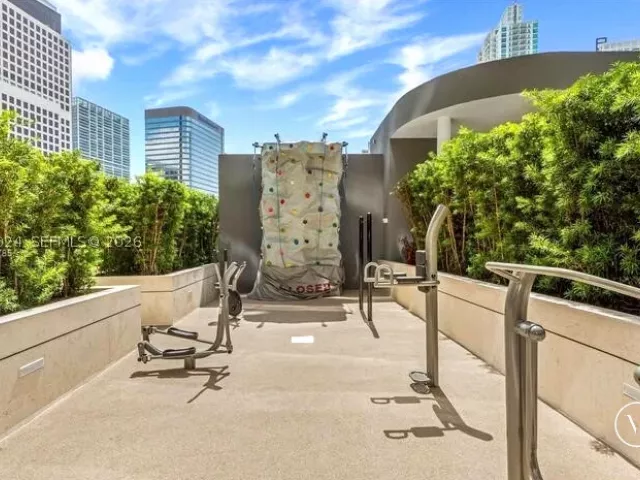 2-bedroom condo for sale in Miami - 801 S Miami Ave 4405 - MondialRealty