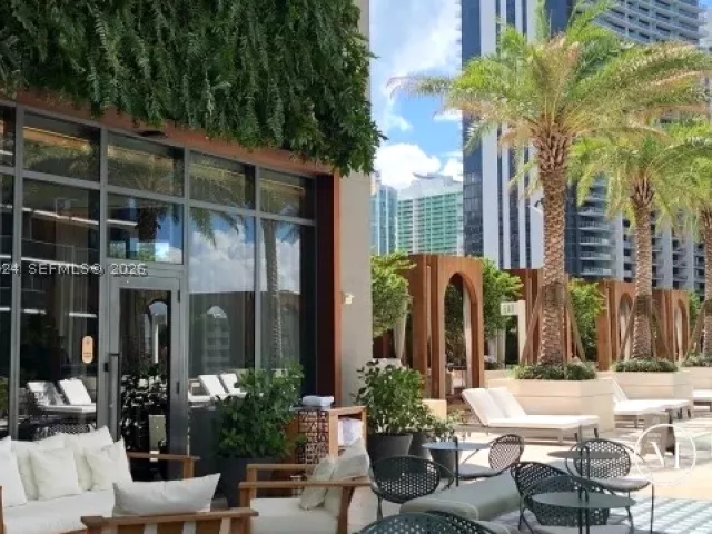 2-bedroom condo for sale in Miami - 801 S Miami Ave 4405 - MondialRealty