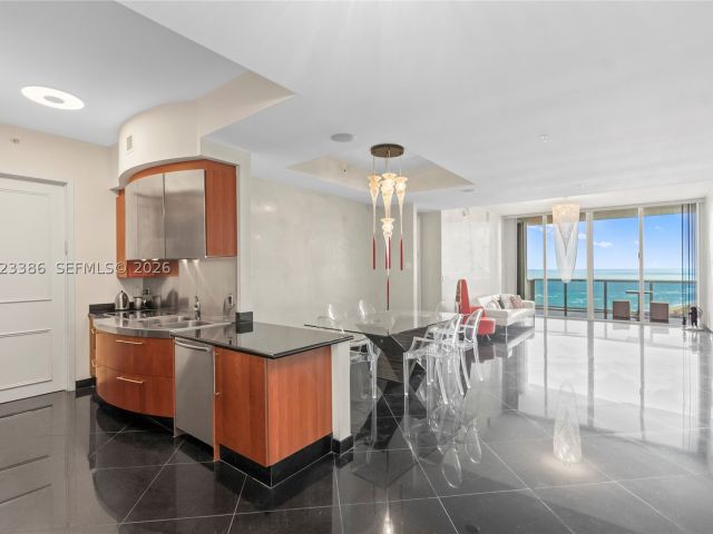 2-bedroom condo for sale in Sunny Isles Beach - 18101 Collins Ave 1502 - MondialRealty