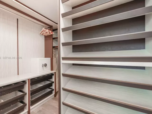 2-bedroom condo for sale in Sunny Isles Beach - 17475 Collins Ave 1703 - MondialRealty