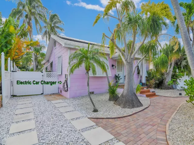 3-bedroom home for rent in Delray Beach - 3218 Palm Drive - MondialRealty