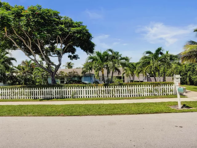 3-bedroom home for rent in Delray Beach - 710 NW 1st Avenue - MondialRealty