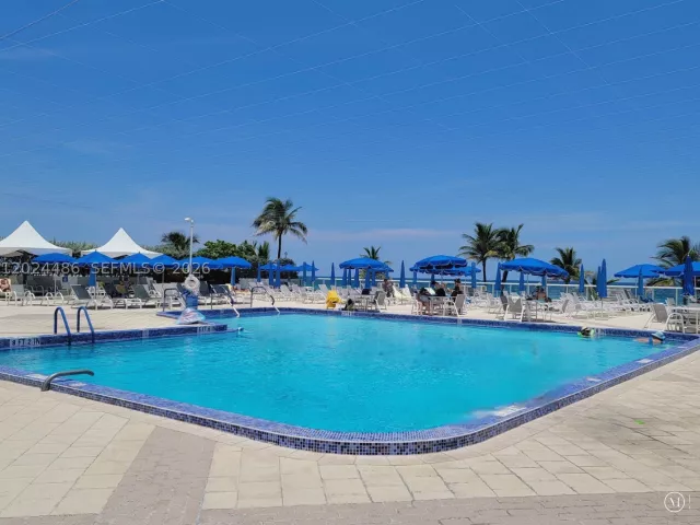 2-bedroom condo for rent in Hallandale Beach - 2030 S Ocean Dr 923 - MondialRealty