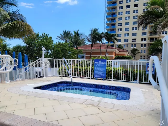 2-bedroom condo for rent in Hallandale Beach - 2030 S Ocean Dr 923 - MondialRealty