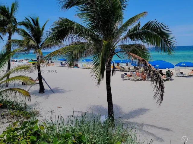 2-bedroom condo for rent in Hallandale Beach - 2030 S Ocean Dr 923 - MondialRealty