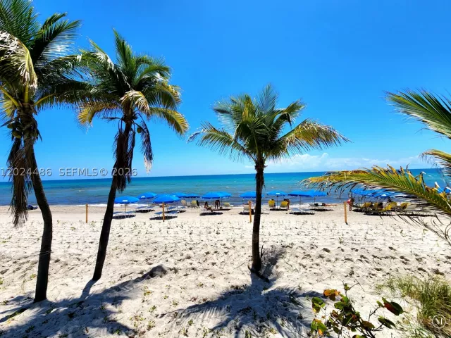 2-bedroom condo for rent in Hallandale Beach - 2030 S Ocean Dr 923 - MondialRealty