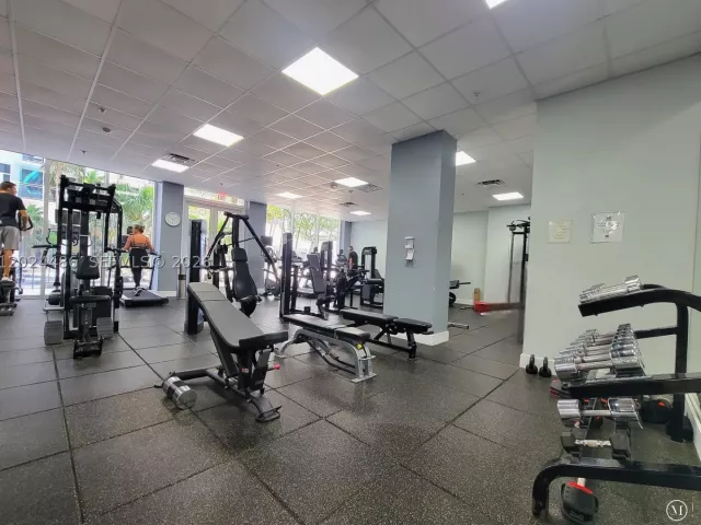 2-bedroom condo for rent in Hallandale Beach - 2030 S Ocean Dr 923 - MondialRealty
