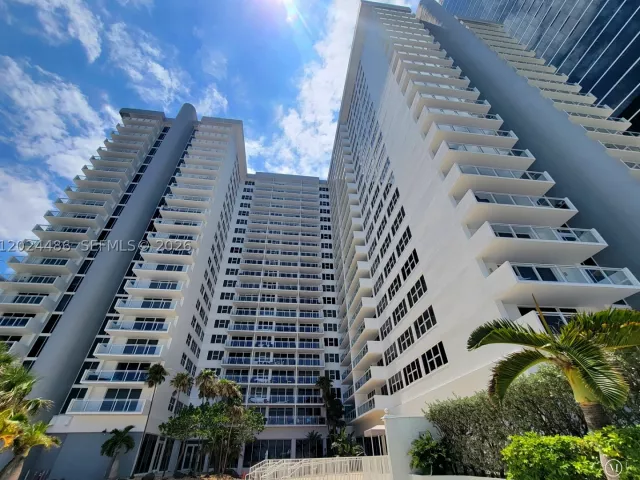 2-bedroom condo for rent in Hallandale Beach - 2030 S Ocean Dr 923 - MondialRealty