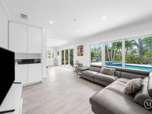 3-bedroom home for rent in Wilton Manors - 1733 Coral Gardens Drive - MondialRealty
