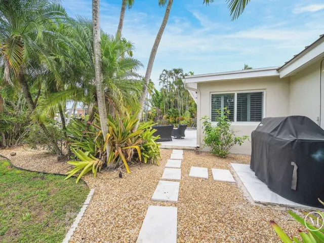 3-bedroom home for rent in Wilton Manors - 1733 Coral Gardens Drive - MondialRealty