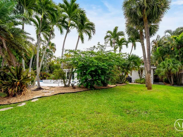 3-bedroom home for rent in Wilton Manors - 1733 Coral Gardens Drive - MondialRealty