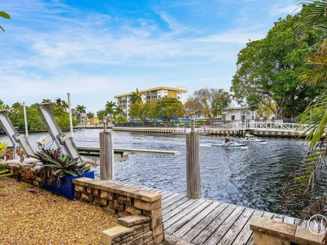3-bedroom home for rent in Wilton Manors - 1733 Coral Gardens Drive - MondialRealty