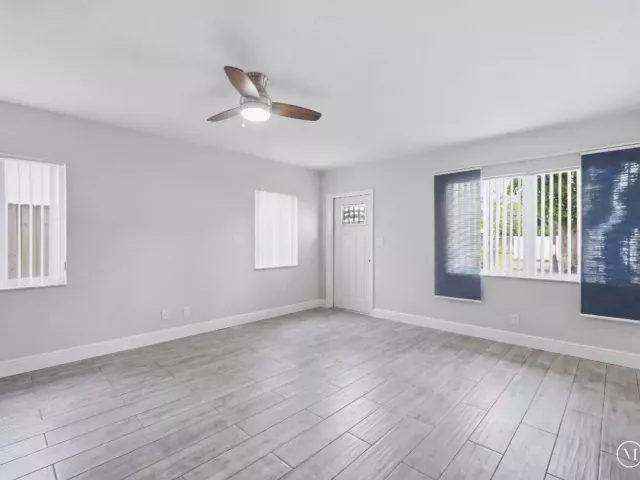 2-bedroom home for sale in Pompano Beach - 712 NE 10th Avenue - MondialRealty