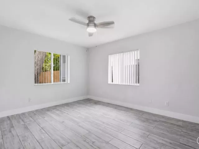 2-bedroom home for sale in Pompano Beach - 712 NE 10th Avenue - MondialRealty