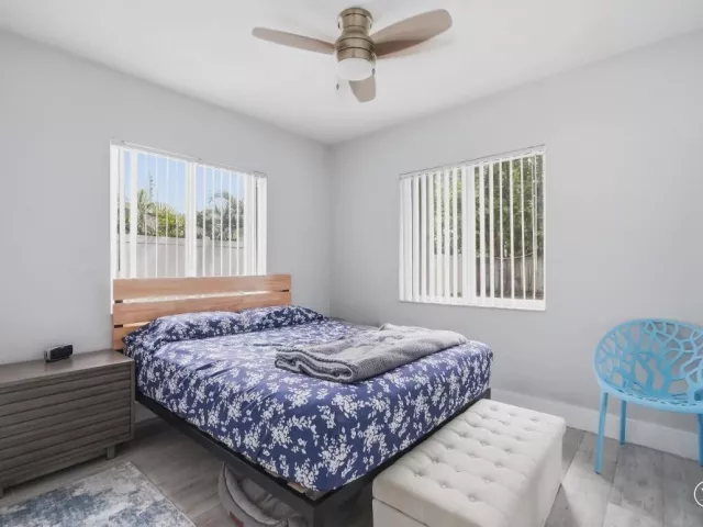 2-bedroom home for sale in Pompano Beach - 712 NE 10th Avenue - MondialRealty