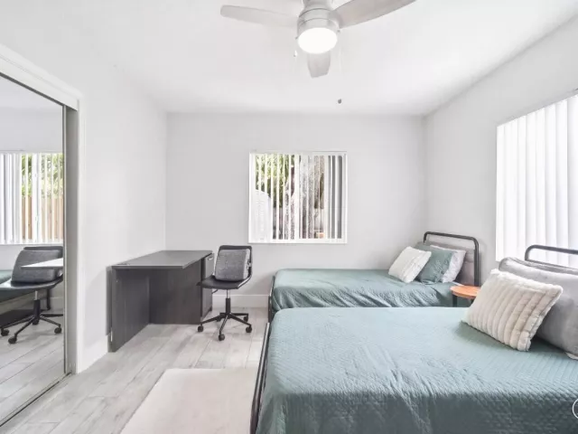 2-bedroom home for sale in Pompano Beach - 712 NE 10th Avenue - MondialRealty