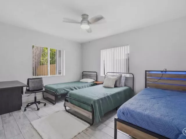 2-bedroom home for sale in Pompano Beach - 712 NE 10th Avenue - MondialRealty
