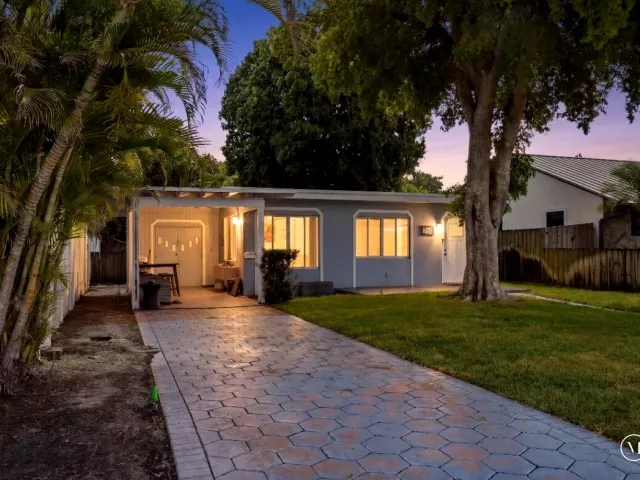 2-bedroom home for sale in Pompano Beach - 712 NE 10th Avenue - MondialRealty