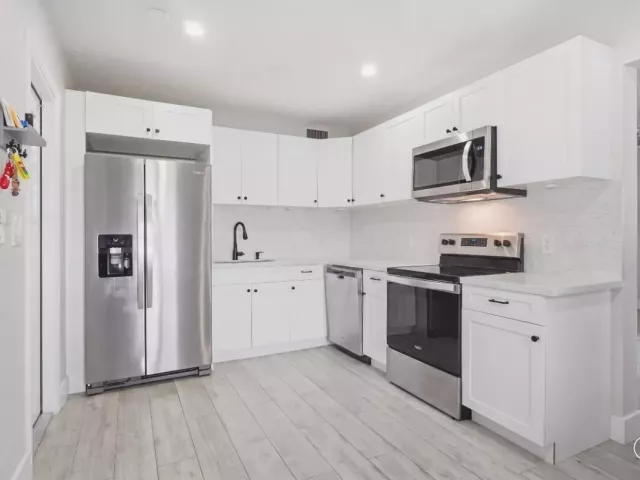 2-bedroom home for sale in Pompano Beach - 712 NE 10th Avenue - MondialRealty