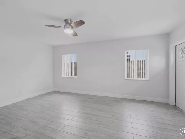 2-bedroom home for sale in Pompano Beach - 712 NE 10th Avenue - MondialRealty