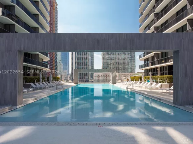 1-bedroom condo for sale in Miami - 45 SW 9th St 3502 - MondialRealty