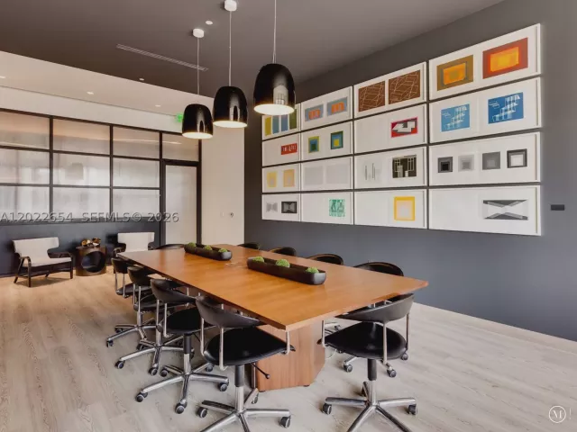 1-bedroom condo for sale in Miami - 45 SW 9th St 3502 - MondialRealty