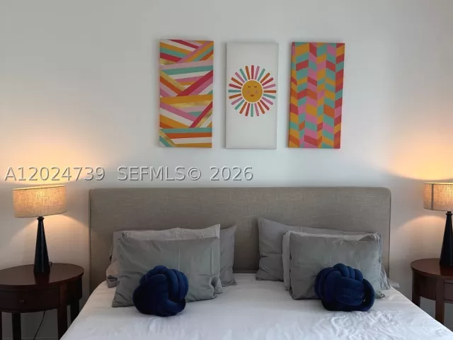 1-bedroom condo for rent in Miami - 1300 Brickell Bay Dr 1007 - MondialRealty