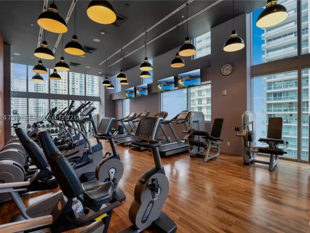 1-bedroom condo for rent in Miami - 1300 Brickell Bay Dr 1007 - MondialRealty