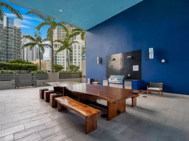 1-bedroom condo for rent in Miami - 1300 Brickell Bay Dr 1007 - MondialRealty