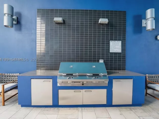 1-bedroom condo for rent in Miami - 1300 Brickell Bay Dr 1007 - MondialRealty