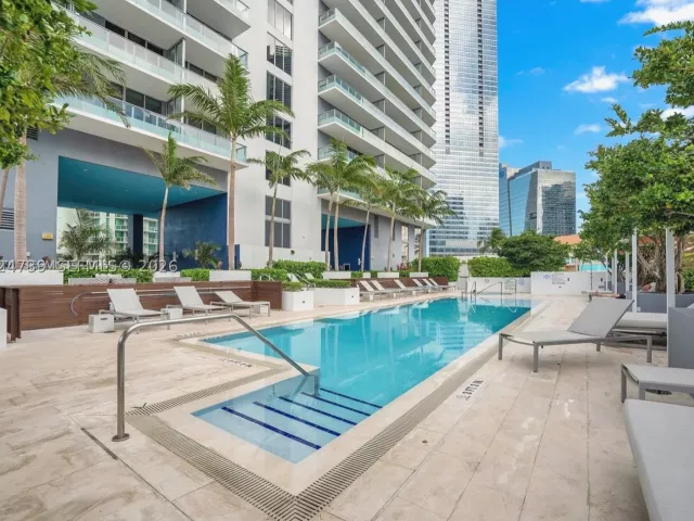 1-bedroom condo for rent in Miami - 1300 Brickell Bay Dr 1007 - MondialRealty